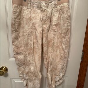 Lee’s Riders Mid Rose/Beige Skimmers Pants Size 10M